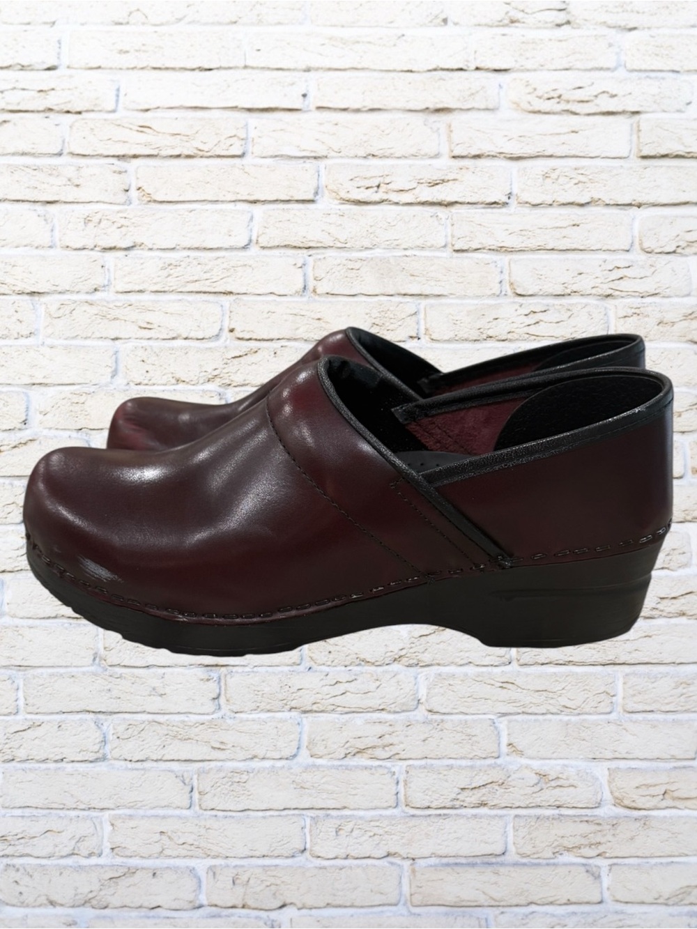 SANITA work clog in Burgundy Size 39